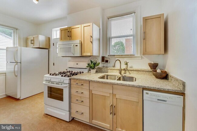 Building Photo - 6203 8th St NW