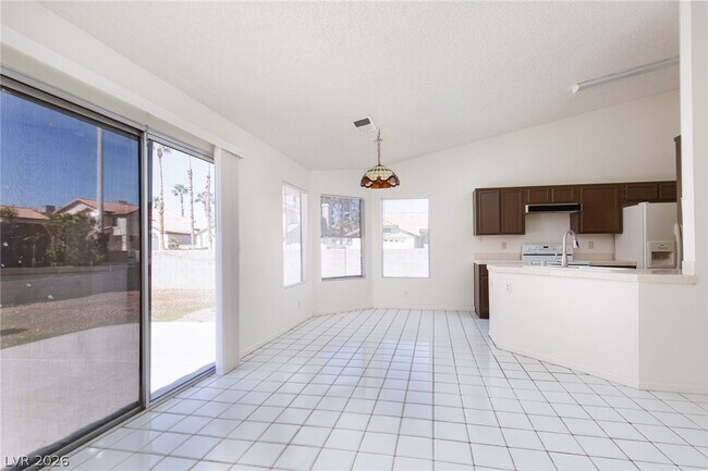 Building Photo - 121 Hanover Dr