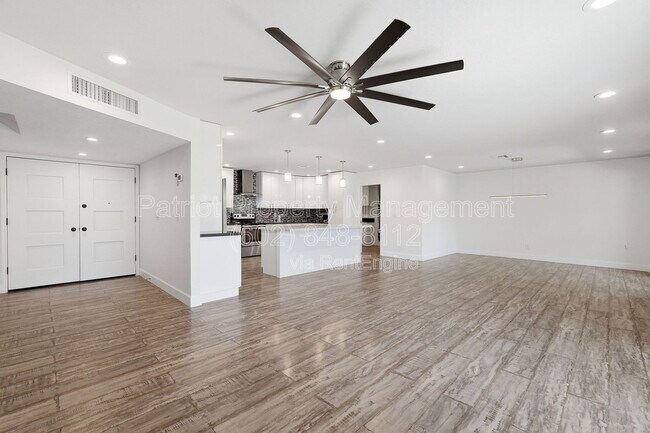 Building Photo - 207 E El Caminito Dr