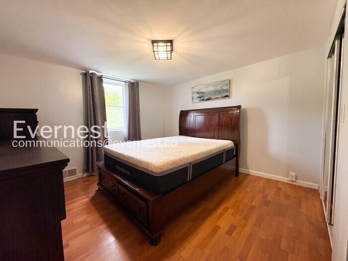 Building Photo - 6405 Loch Crest Ct