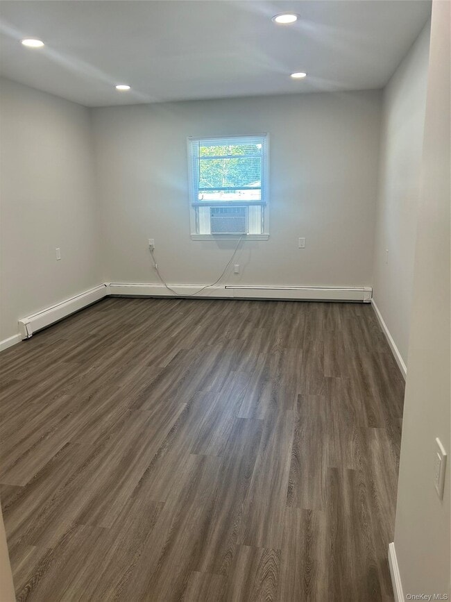 Building Photo - 50 Willow Ln