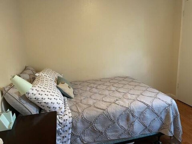 Building Photo - Keonekai Villages upstairs 2 bedroom, 1.5 bathroom unit, with 2 parking spaces