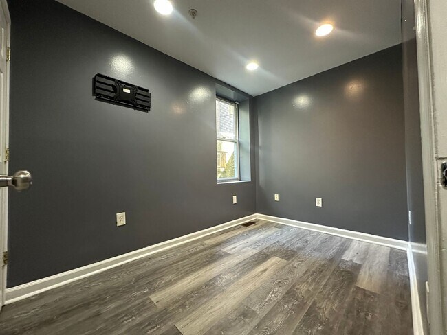 Building Photo - 2144 N 18th St