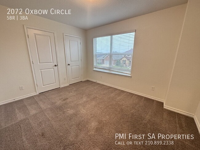 Building Photo - 2072 Oxbow Cir