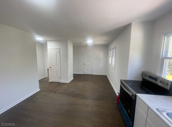 Building Photo - 298 Farrant Terrace
