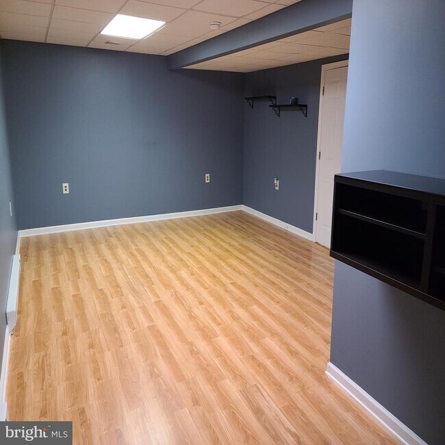 Building Photo - 135 Hill Valley Dr