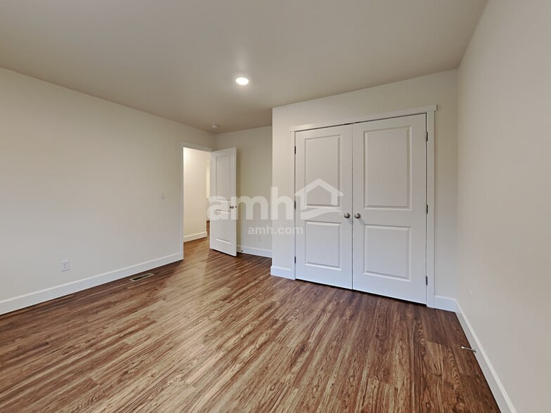 Building Photo - 12451 83rd Ave E