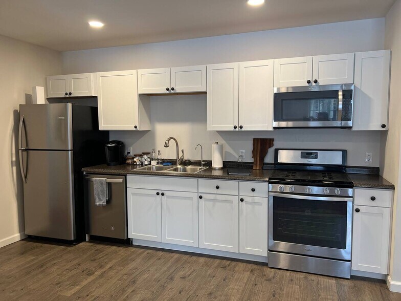 Building Photo - 201 Prospect Pky
