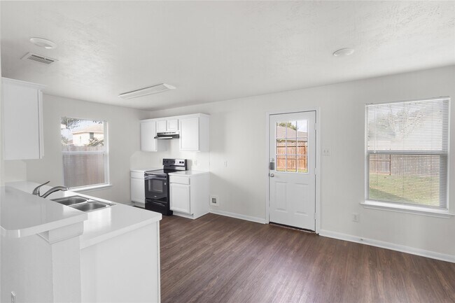 Building Photo - 19138 Larkspur Hills Dr