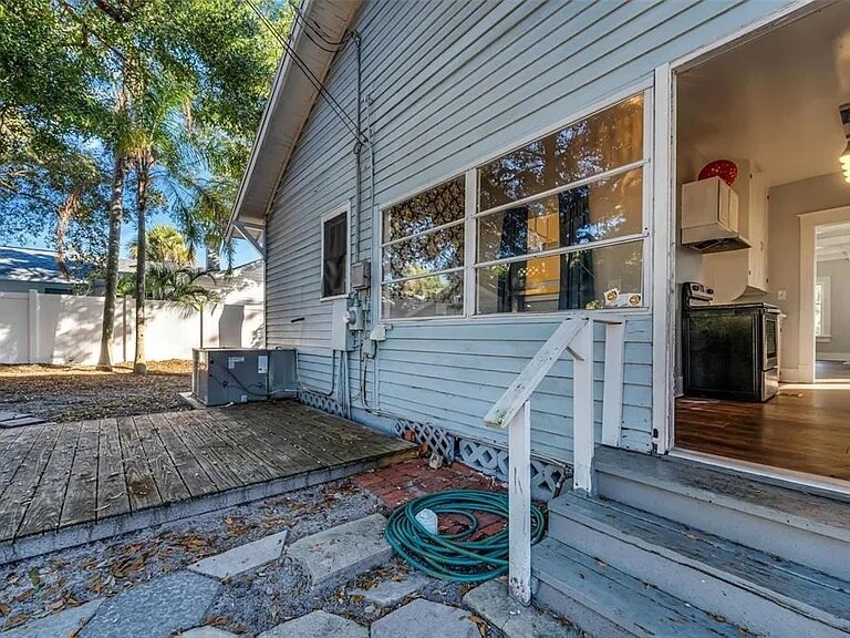 Building Photo - 7327 1st Ave N