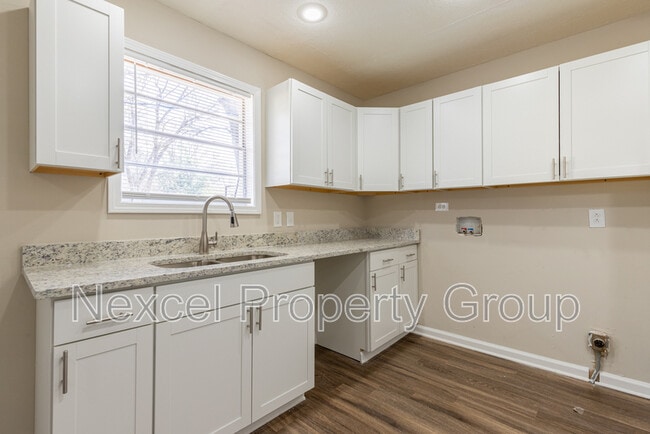 Building Photo - 5442 Loch Lomond Rd