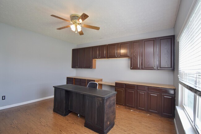 Building Photo - 5167 Elm Leaf Trail