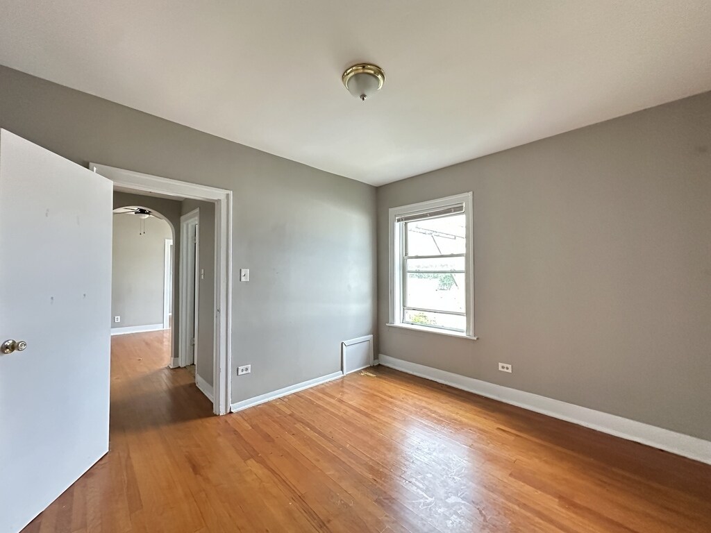 Building Photo - 6710 S Claremont Ave