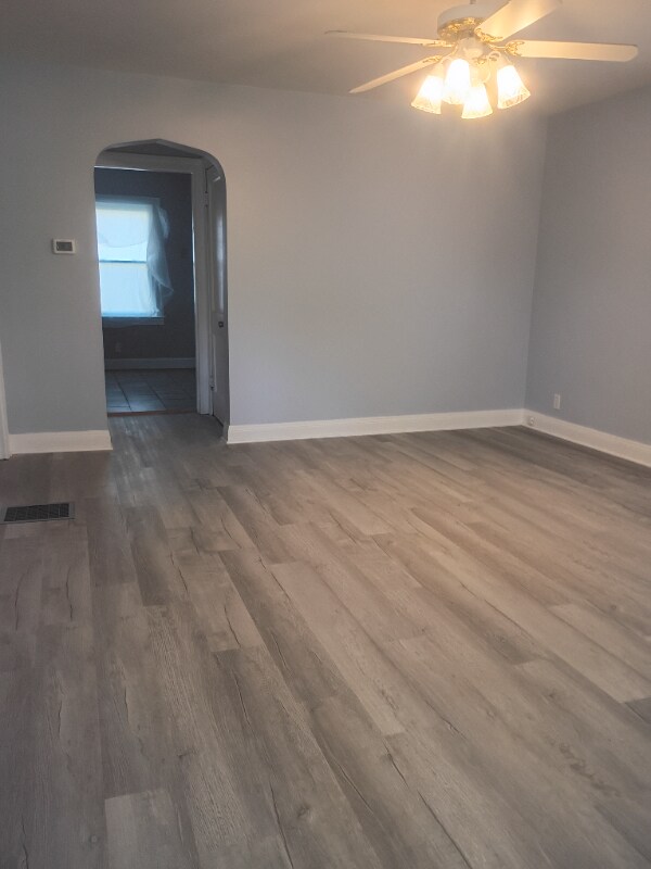 Building Photo - 3502 River Park Dr