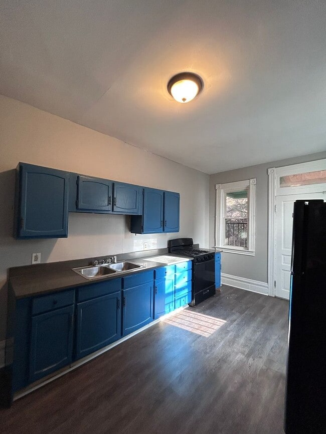 Building Photo - 3BR Single-Family Home + Office | Garage | Fresh Updates| Perrysville Avenue