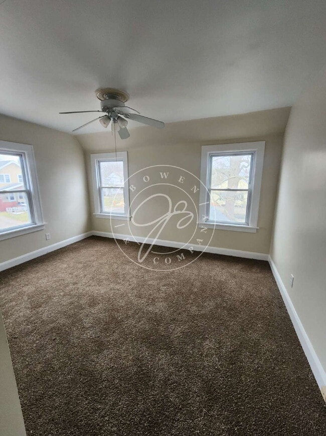 Building Photo - Charming 3–4 Bedroom West Toledo Home with Bonus Room & Garage