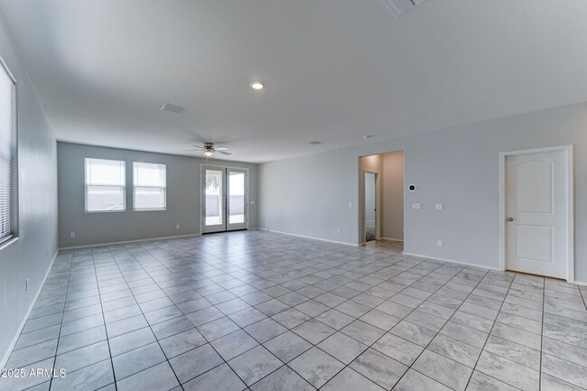 Building Photo - 25755 W Hazel Dr