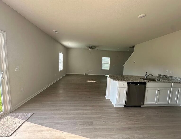 Building Photo - 2222 Transatlantic Ave