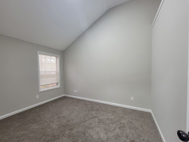 Building Photo - Quiet Comfort - Modern Home - HAFC Voucher...