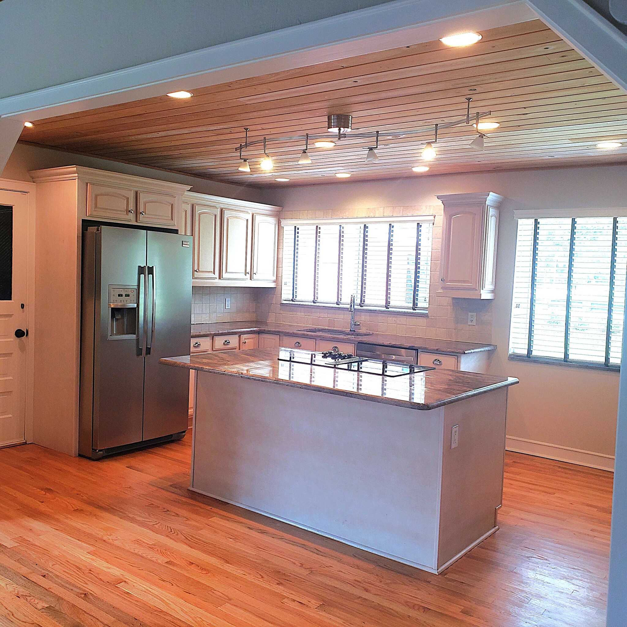 Modern Kitchen - 1443 Sandra Dr