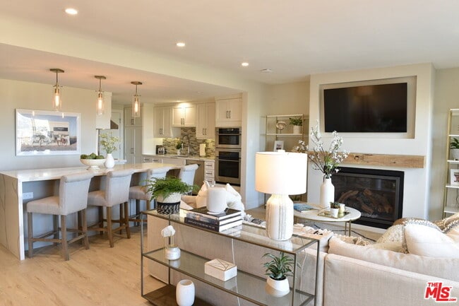 Building Photo - 23908 De Ville Way