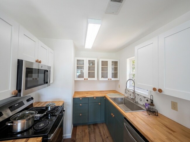 Building Photo - 2647 Blind Rd