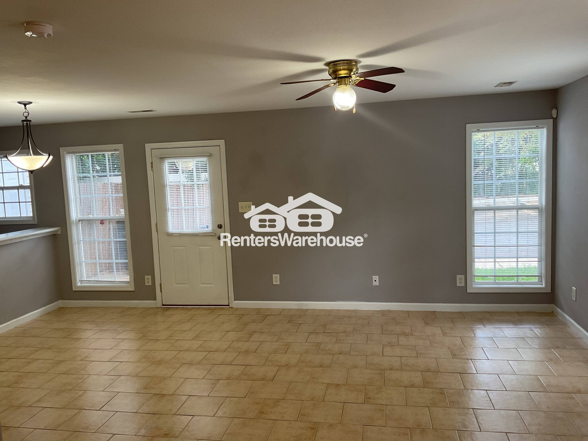 Building Photo - 9619 Littleleaf Dr