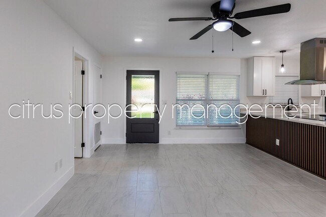 Building Photo - Impeccable, Fully Remodeled 3/2 Convenient to UCF!