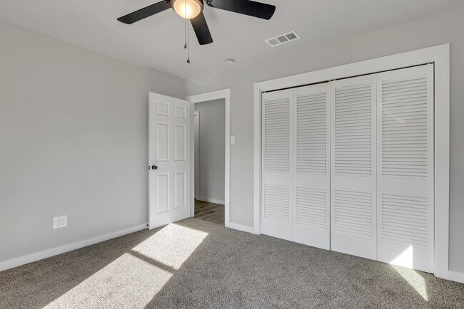 Building Photo - 1426 Cumberland Rd