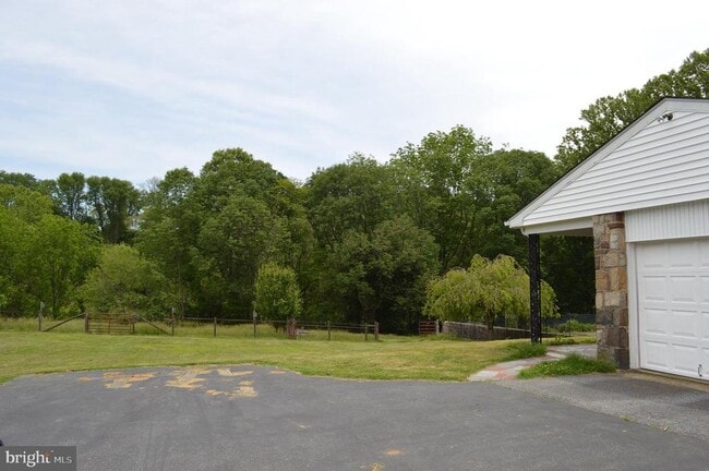 Building Photo - 373 Cheyney Rd