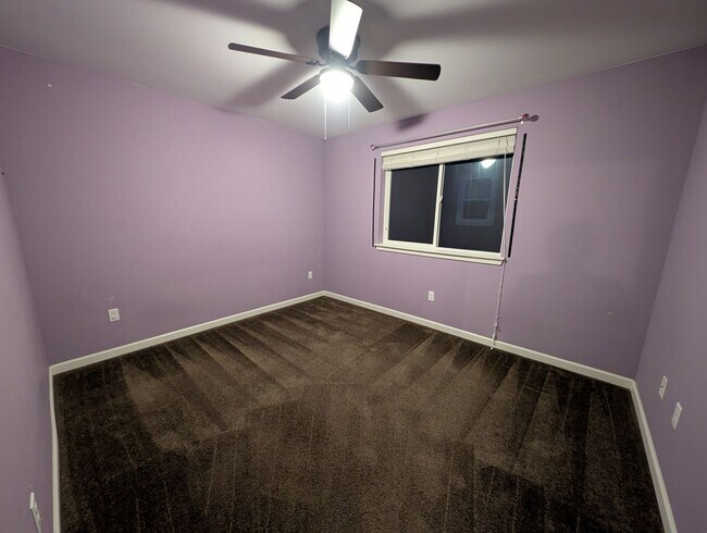 Building Photo - Almost 2500 SQ Feet of Space for ALL of your needs! Avail for Rent in Bremerton!