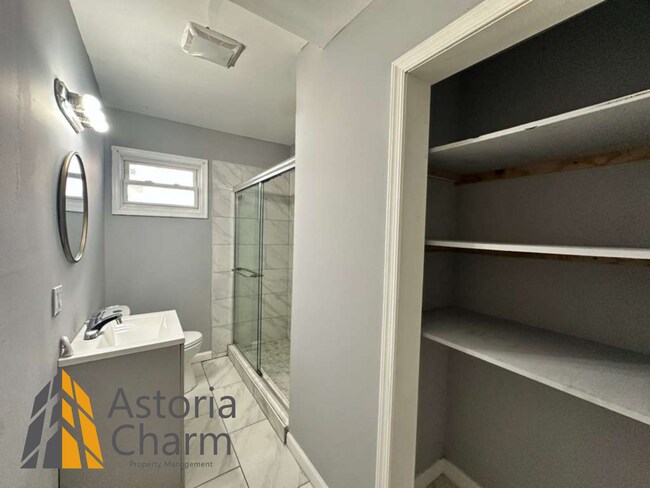 Building Photo - 3004 Clifton Ave