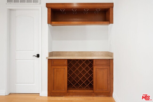 Building Photo - 11965 Gorham Ave