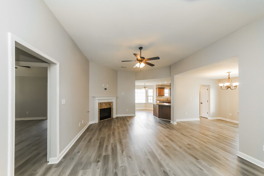 Building Photo - 7898 Ironwood Dr