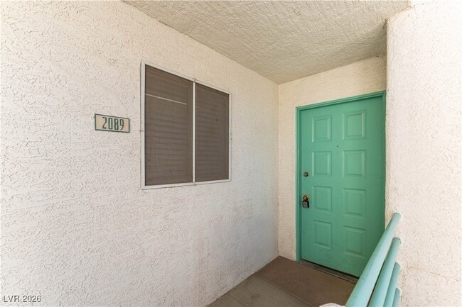 Building Photo - 7100 W Pirates Cove Rd