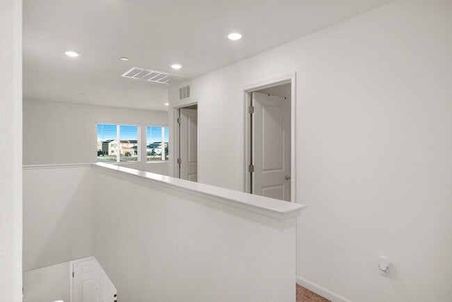 Building Photo - 2032 Gatlin Ct