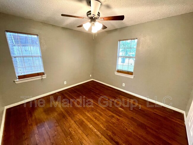 Building Photo - 1316 Caruth Dr