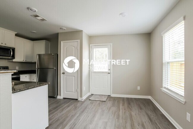 Building Photo - 3 Bedroom Pet-Friendly Home in Magnolia, TX with Main Street Renewal