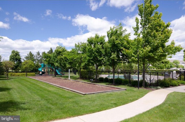 Building Photo - 921 Timberlake Dr