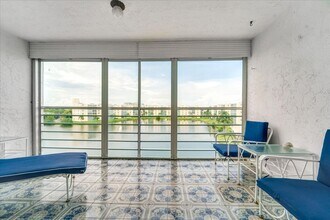 Building Photo - Meadowbrook Lakes View East Condominiums - Dania Beach