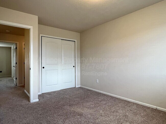 Building Photo - 6280 San Mateo Dr