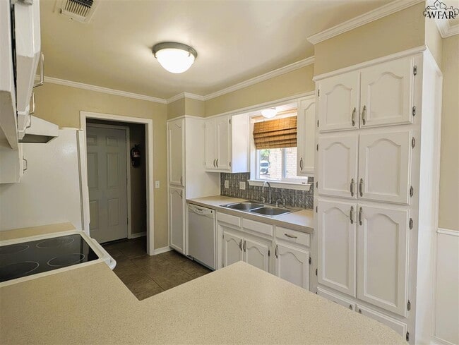 Building Photo - 5205 Pebblestone Dr