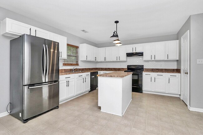 Building Photo - 115 Hunslet Cir