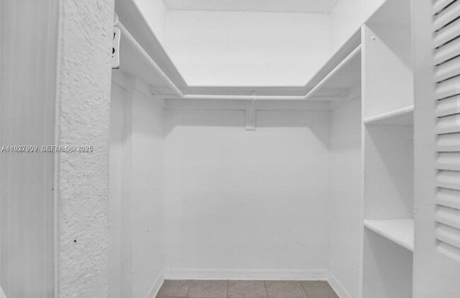 Building Photo - 4550 NW 9th St