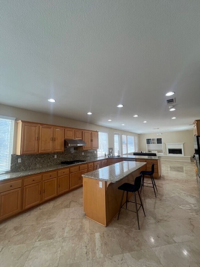 Building Photo - Beautiful Estate located in the Highly des...