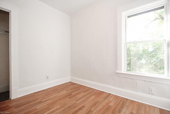 Building Photo - 3992 E 26th St