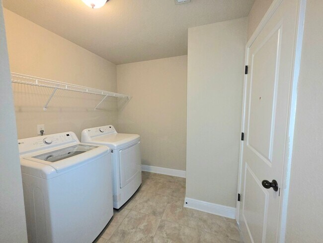 Building Photo - 6159 Winchester Cir