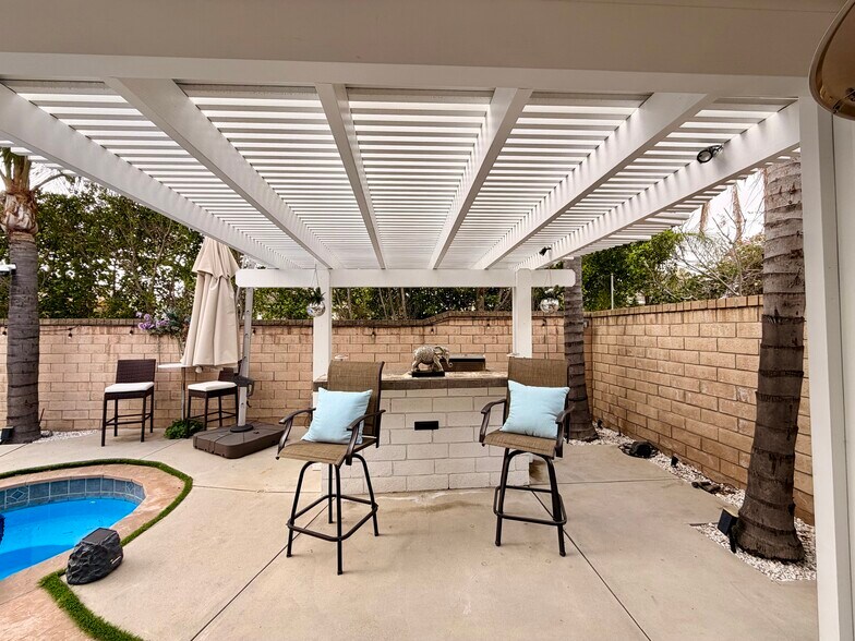 Building Photo - 12241 Queensbury Dr