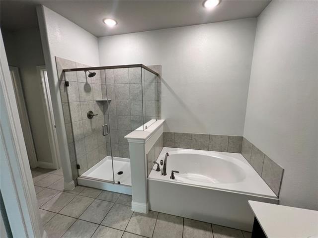 Building Photo - 688 Navasota Dr