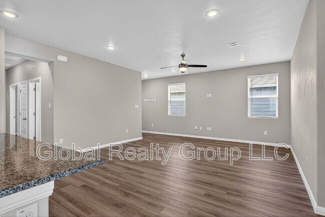 Building Photo - 13015 Red Elks Lks
